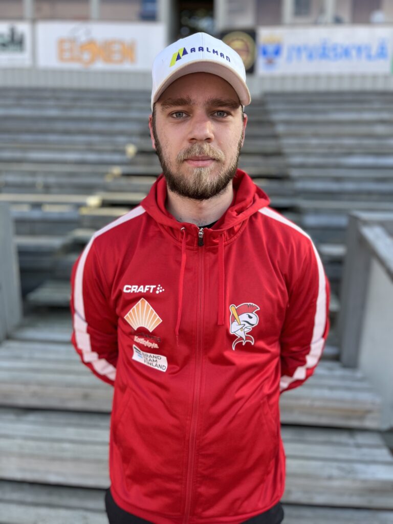 Eemeli Paldanius liittyy Jyväskylän Lohen vahvuuteen